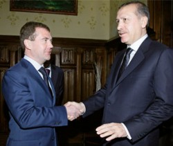 Медведев встретится с премьер-министром Турции